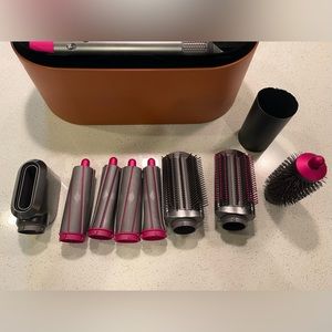 Like New Dyson Airwrap Complete Styler- MSRP $579.99